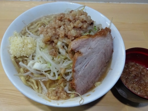「ラーメン（750円）ニンニクアブラ」@俺の生きる道 白山店の写真