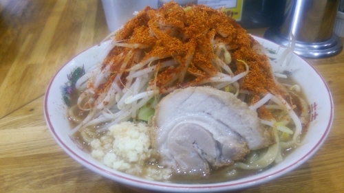 「大ラーメン  500gニンニク ちょい辛」@デカ盛り戦隊 豚レンジャーの写真