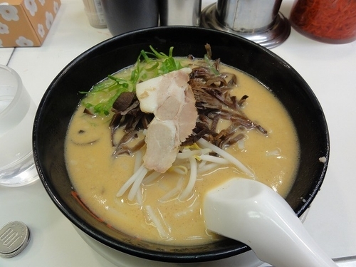 「味噌500円　替玉無料」@博多天神 新橋1号店の写真