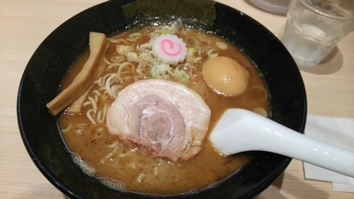 「ラーメン+味玉」@頑者製麺所 エキア成増店の写真