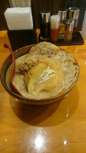 「北海道 味噌漬け 炙りチャーシュー麺」@麺場 田所商店 熊谷銀座店の写真