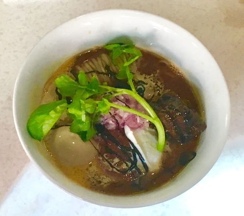 「フォンドボー味噌ラーメン クリスマスバージョン 1200円」@ラーメン星印の写真