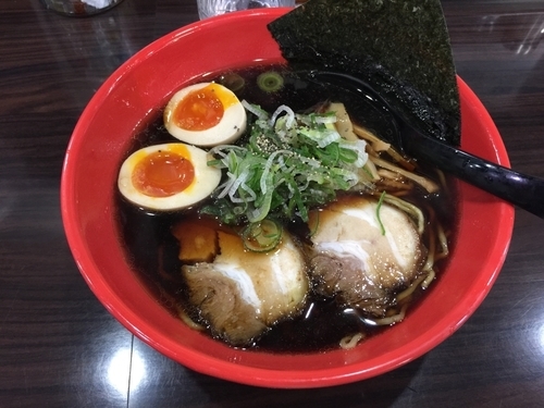 「黒•味玉 ¥880」@麺家いろは 海老名ビナウォーク店の写真