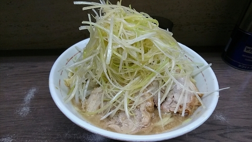 「ラーメン小  堅め少な目 ネギ」@ラーメン二郎 横浜関内店の写真