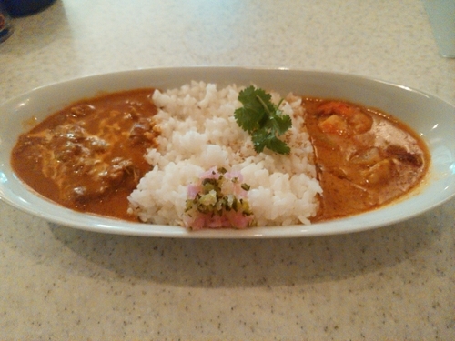 「コンビネーションカレー(Sサイズ・バターチキン＋海老のレッド」@Bedford Marketの写真