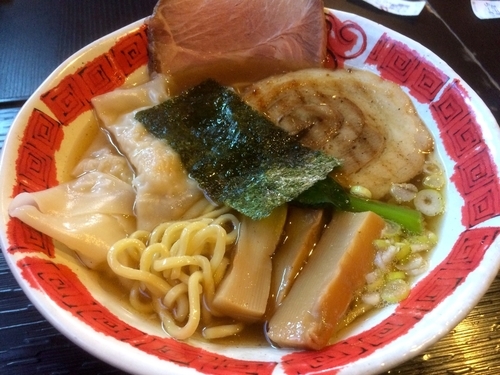 「海老ワンタン龍ひげらぁめん（900円）＋ローストチャーシュー」@龍のひげの写真