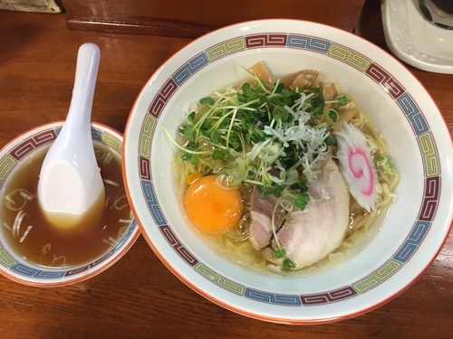 「油そば(660円)+生玉子(50円)」@宝華らぁめんの写真