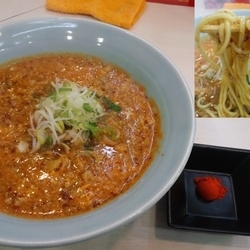 カレータンタン麺750円＋４辛20円＋ニン​ニク増し100円