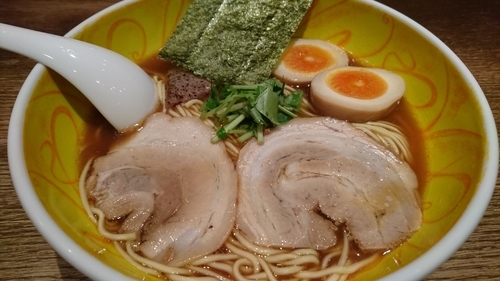 「三年熟成醤油三種入りラーメン」@いちばんやの写真