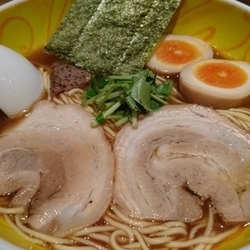 三年熟成醤油三種入りラーメン