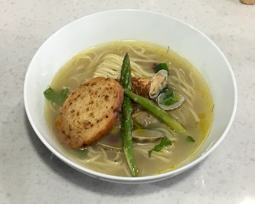 「アクアパッツァな塩ラーメン クリスマスバージョン 1200円」@ラーメン星印の写真