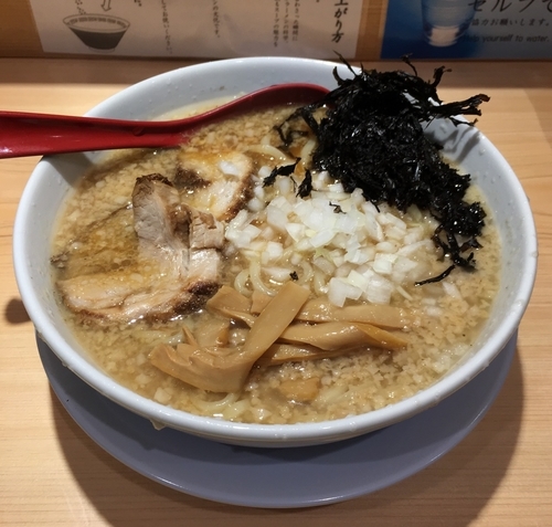 「背脂醤油らー麺（￥800）」@焼きあご塩らー麺 たかはし 上野店の写真
