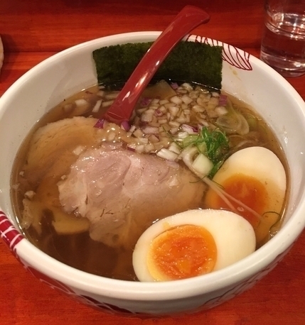 「Xmas限定 奥美濃古地鶏と焼きアゴの醤油らーめん」@麺処 あす花の写真