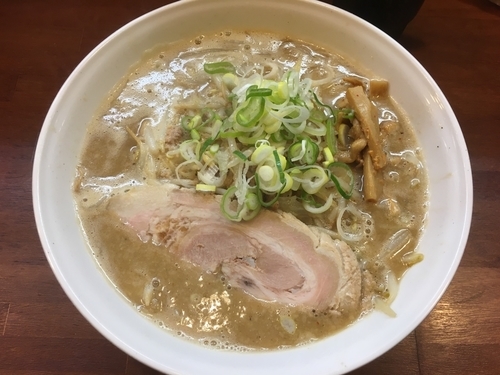「味噌らーめん800円、半ライス（無料サービス）」@拉麺 梅太郎の写真