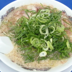 ラーメン（ネギ・背脂多め）