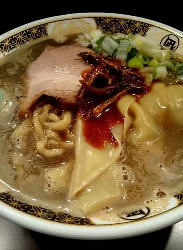「煮干ラーメン」@すごい煮干ラーメン凪 西新宿7丁目店の写真