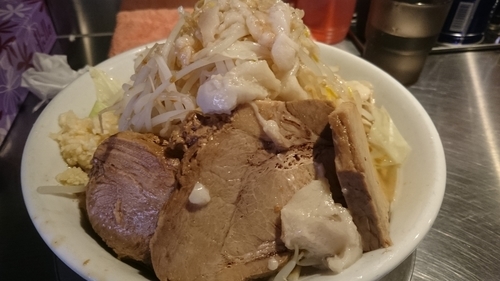 「ラーメン中盛り、豚マシ」@ジロリアン 赤坂店の写真