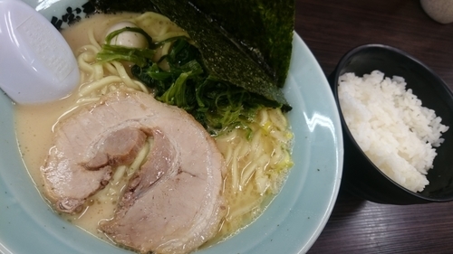 「ラーメン 無料ライス」@横浜家系ラーメン お茶の水 魂心家の写真