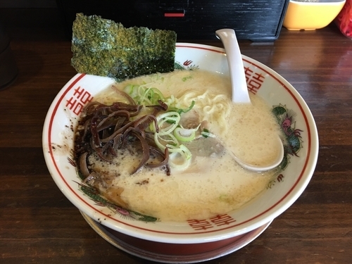 「豚骨塩ラーメン  550円 替え玉 50円」@四十三代目 哲麺 入間宮寺店の写真