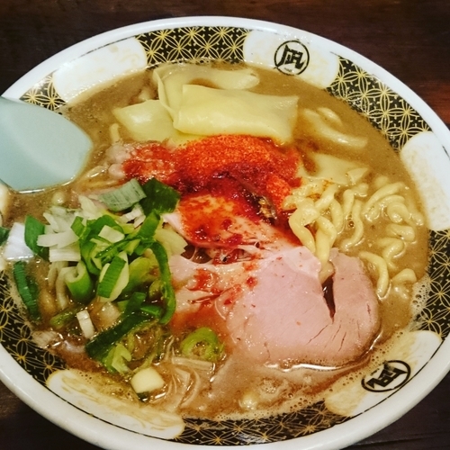 「すごい煮干ラーメン（820円）＋漁師めし（150円）」@すごい煮干ラーメン凪 五反田西口店の写真