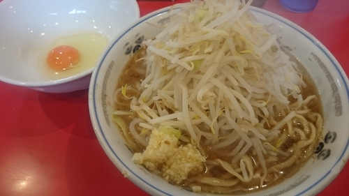「らーめん、固め、ニンニク、野菜＋生卵」@麺屋 桐龍の写真