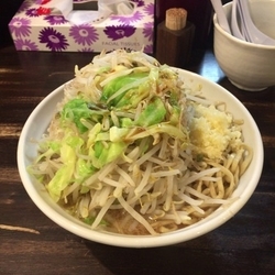 とんこくラーメン（780円）