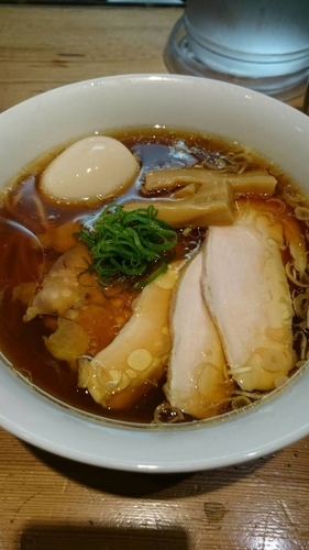 「チャーシュー味玉醤油」@ラーメン屋 トイ・ボックスの写真