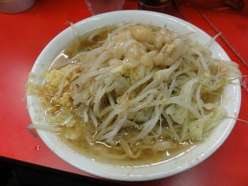「ラーメン600円　硬め　ニンニク　あぶら　辛め」@ラーメン二郎 三田本店の写真