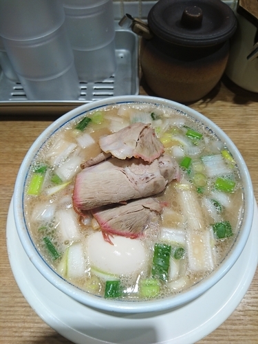 「バラそば 塩 780円 味玉(クーポン)」@玉 バラそば屋 中野店の写真