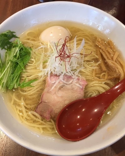 「香彩鶏だし塩ラーメン」@麺屋 翔 品川店の写真