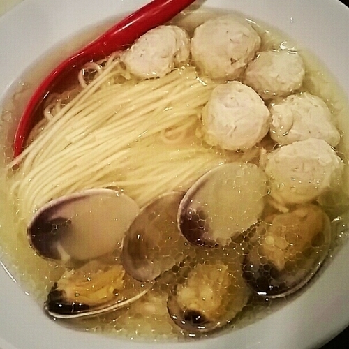 「浅利と鶏団子の塩そば」@立ち呑み居酒屋 金町製麺の写真