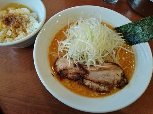 「濃厚背脂味噌ラーメン（ランチＢセット） 950円」@中華そば 七麺鳥の写真