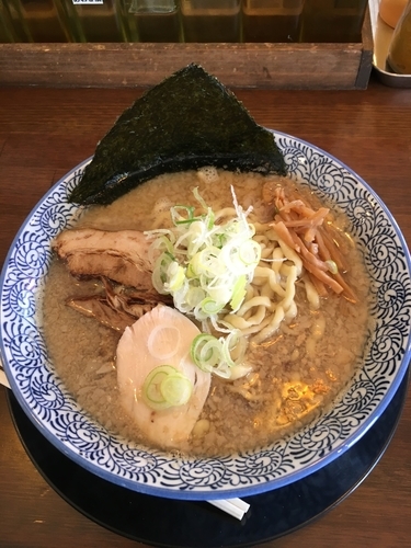 「背脂のこく煮干し　らぁめん（225g大盛無料、730¥）」@千葉房総 麺のマルタイの写真