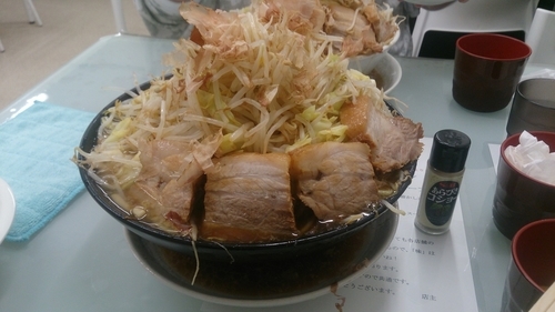 「ラーメン750円+生卵50円」@ラーメン 富次郎 堀町店の写真