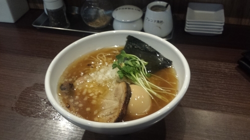 「淡麗煮干し醤油そば750円クーポン味玉」@自家製麺 まかないへきるの写真