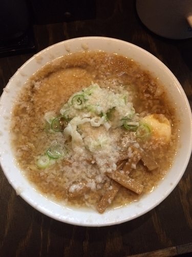 「元（醤油）ラーメン　780円　※背脂マシ」@新橋元楽の写真