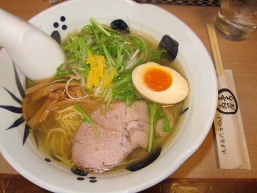 「柚子切り塩らーめん　900円」@与ろゐ屋の写真