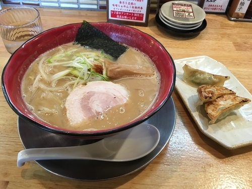 「濃厚豚骨味噌らぁめん」@らぁめん秀 金澤の写真