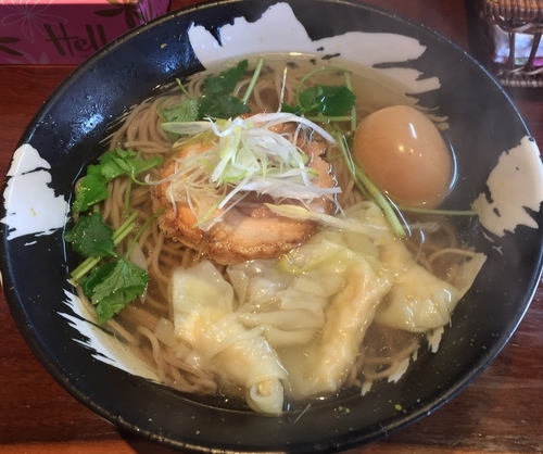 「年越しそばらーめん＋味玉（￥800＋￥100）」@こくまろ鶏らーめん 久久の写真