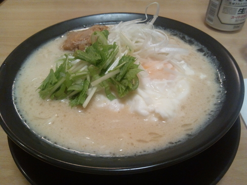 「鶏カルボナーラそば」@〇平ラーメンの写真