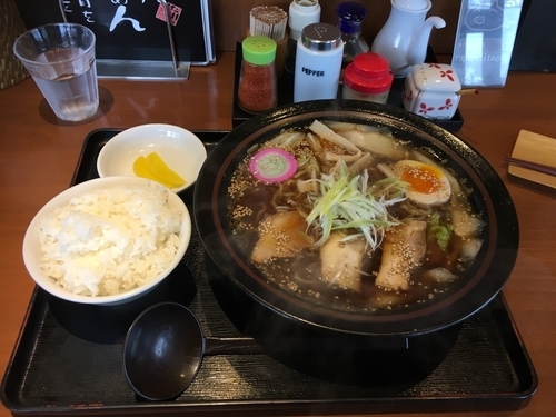 「醤油ラーメン 小ライス」@らーめん専家 羅妃焚 北郷通店の写真