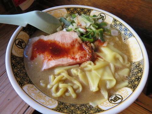 「凄い煮干し・塩・駒ネギ（920円）」@すごい煮干ラーメン凪 新宿ゴールデン街店 本館の写真