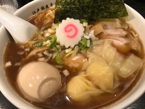 「特製中華そば醤油大盛」@江戸前煮干中華そば きみはん 五反田店の写真