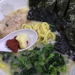 とんこつラーメン (トッピング海苔!