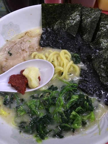 「とんこつラーメン (トッピング海苔!」@とんこつラーメン 辰巳屋の写真