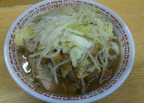 「【限定】小ラーメン正月Ver.　ニンニクアブラ　700円」@ラーメン二郎 環七新新代田店の写真