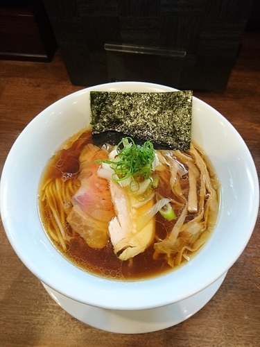 「醤油らぁ麺 750円」@麺や維新の写真