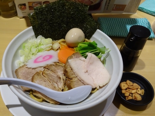 「まぜそば：大（780円）＋特製仕様（280円）」@銀座 朧月 鶏処の写真