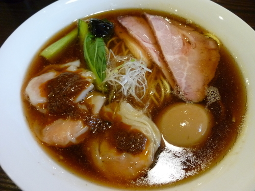 「醤油煮干し中華＋海老雲呑」@龍馬軒の写真