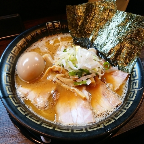 「特製中華そば中盛」@東京煮干中華そば 三三㐂 大森の写真